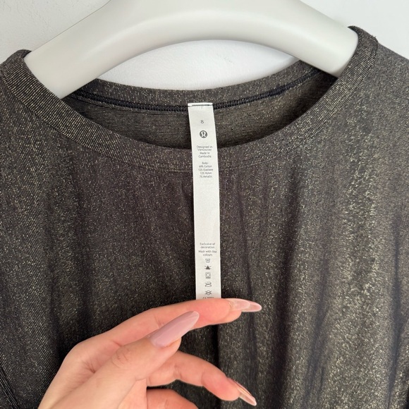 Special Edition EUC  Size 8 Lululemon Crescent T-Shirt *Spark
Black - Picture 6 of 7